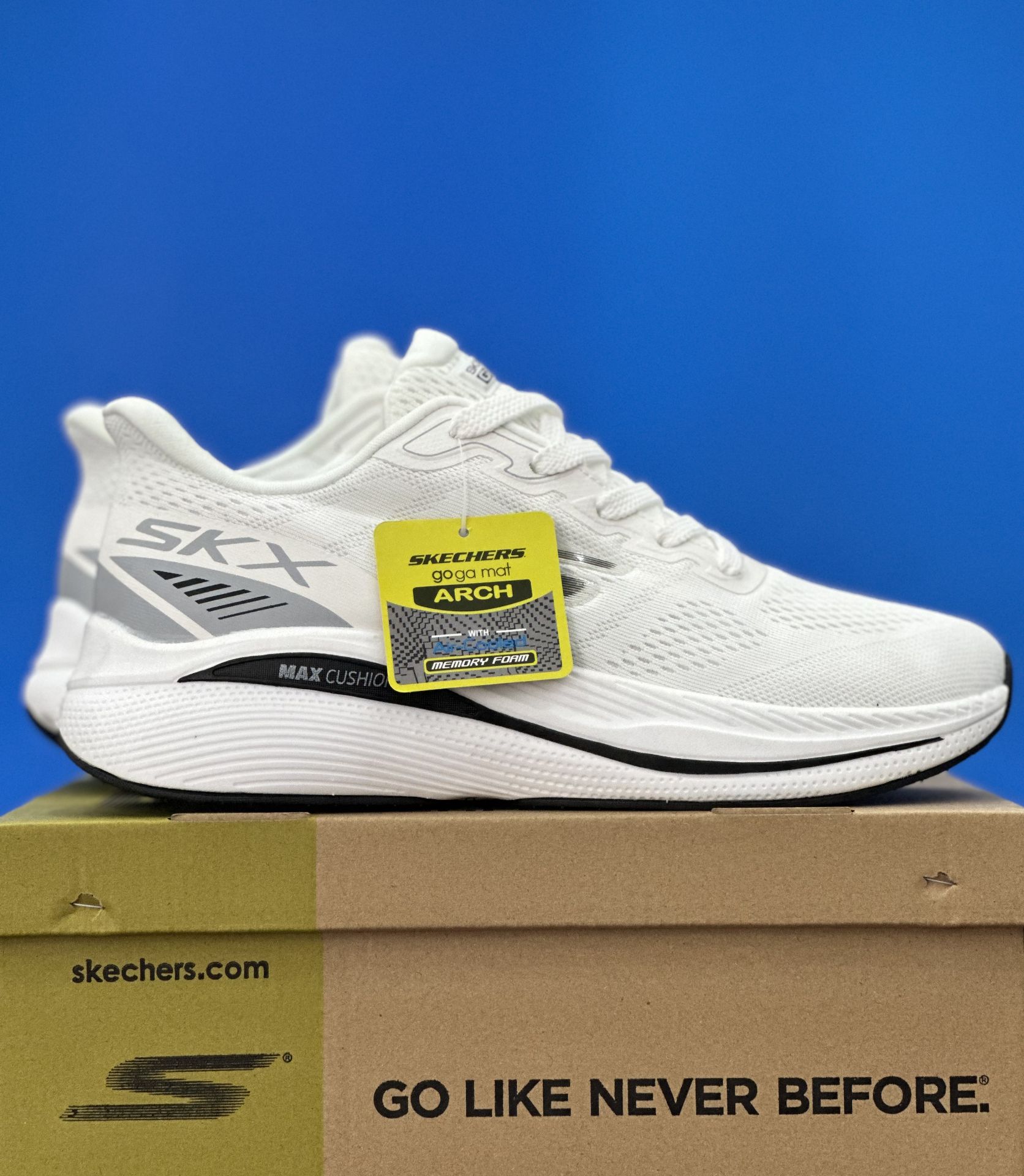 کتونی اسکیچرز مکس کوشن گو ران