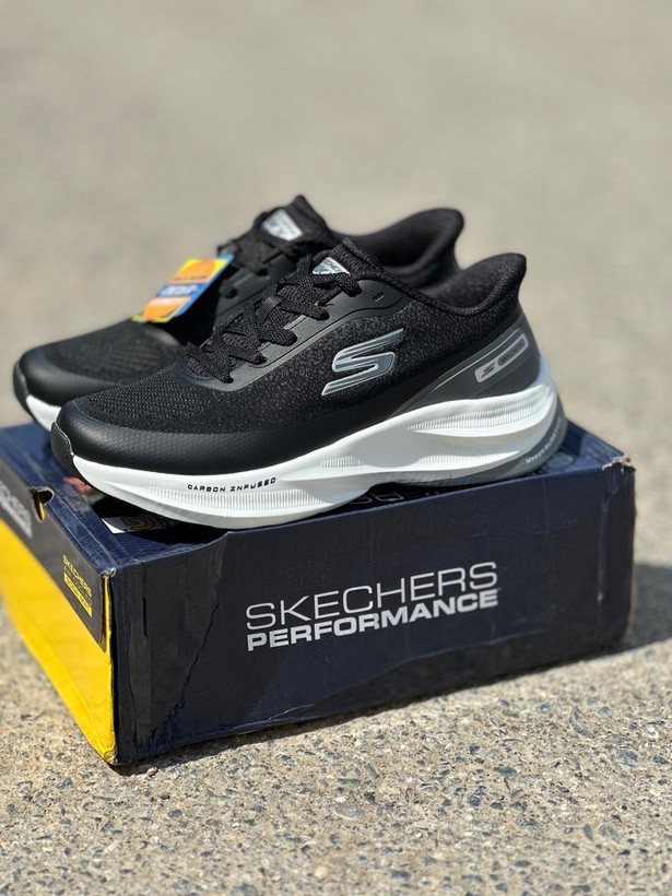 اسکیچرز SKX